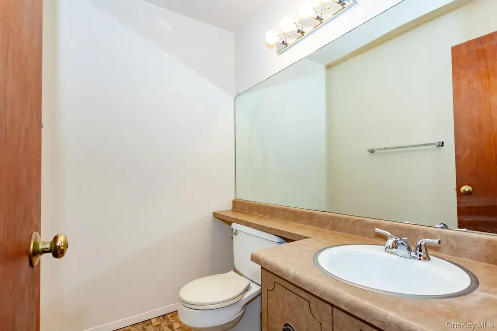 90 Coachlight Square Montrose NY 10548