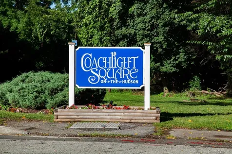 90 Coachlight Square Montrose NY 10548