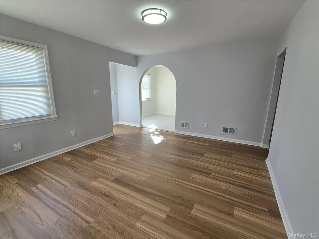153 Barwick Boulevard Mineola NY 11501