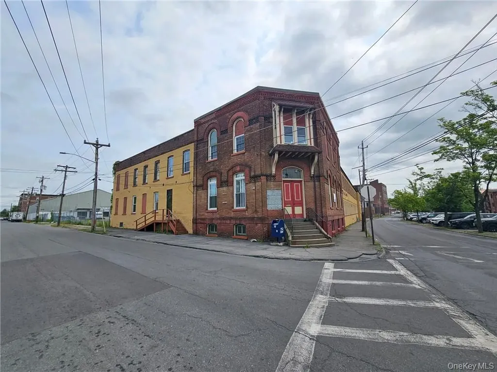 39 Railroad Avenue Middletown NY 10940