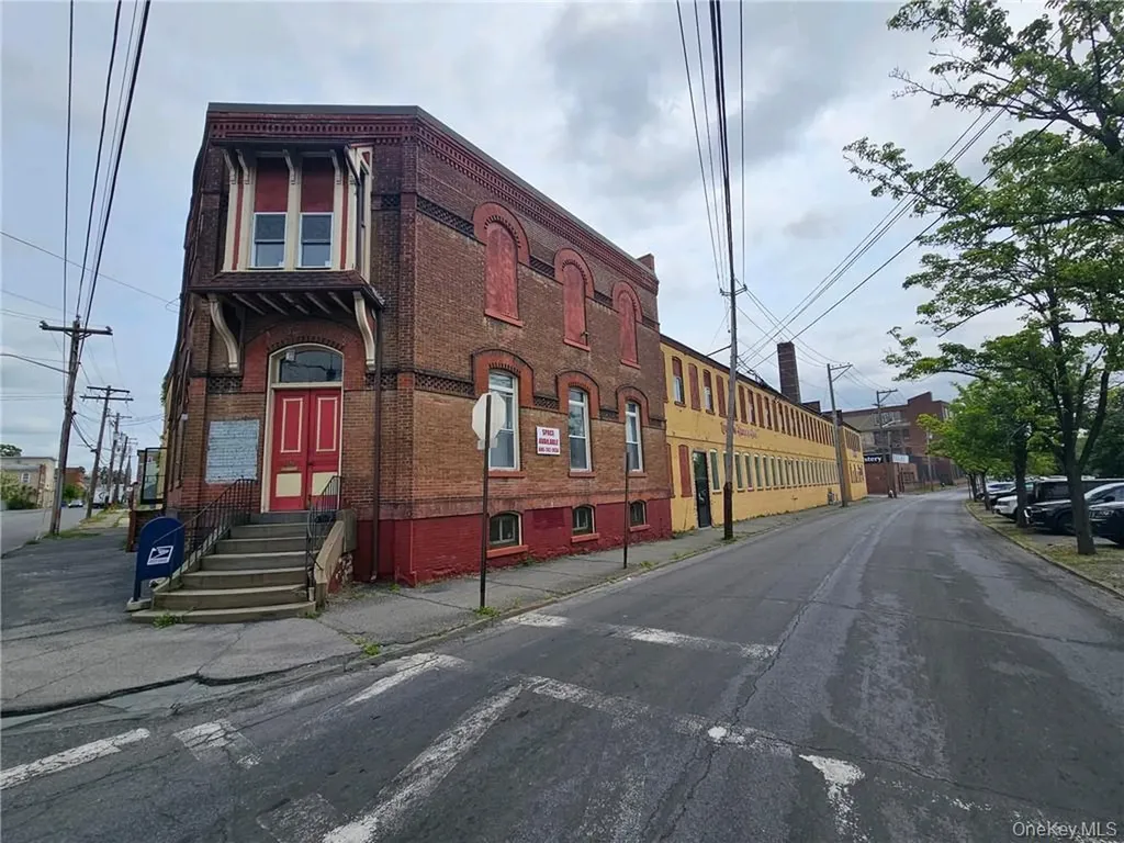 39 Railroad Avenue Middletown NY 10940