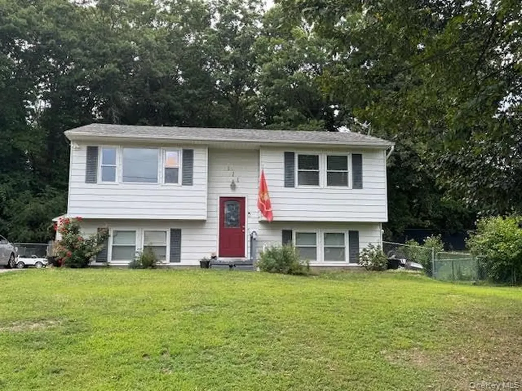 111 Indian Trail Maybrook NY 12543