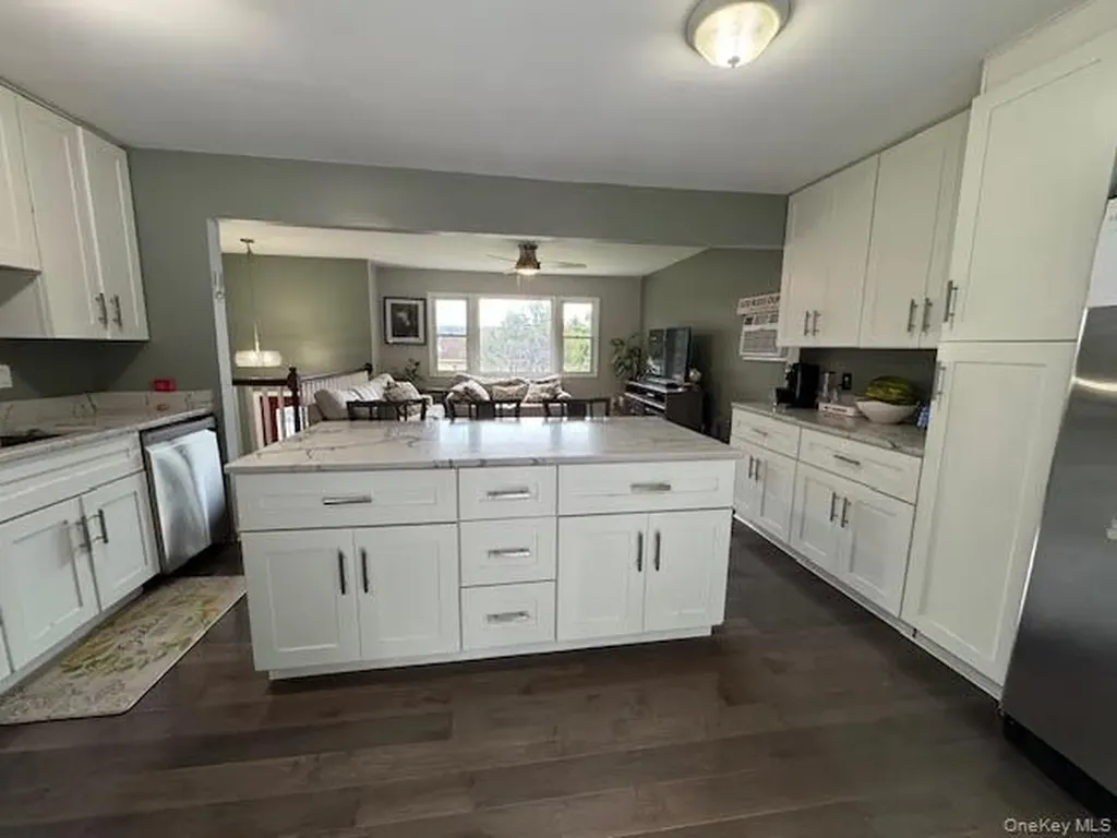 111 Indian Trail Maybrook NY 12543