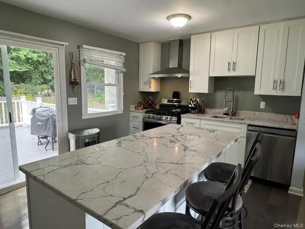 111 Indian Trail Maybrook NY 12543