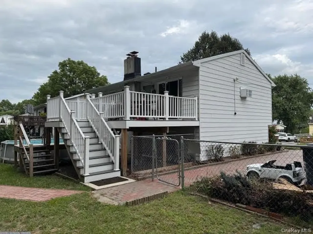111 Indian Trail Maybrook NY 12543