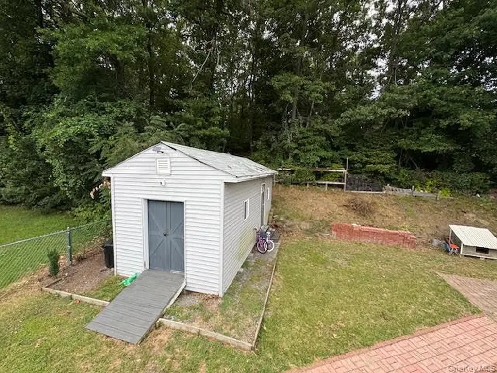 111 Indian Trail Maybrook NY 12543