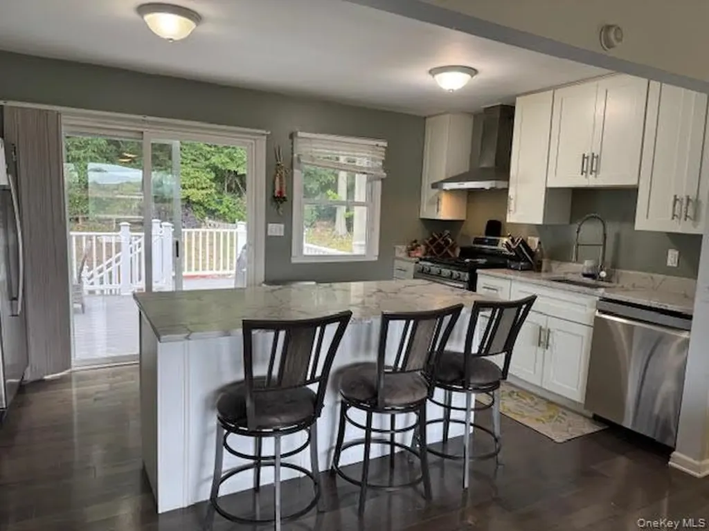 111 Indian Trail Maybrook NY 12543