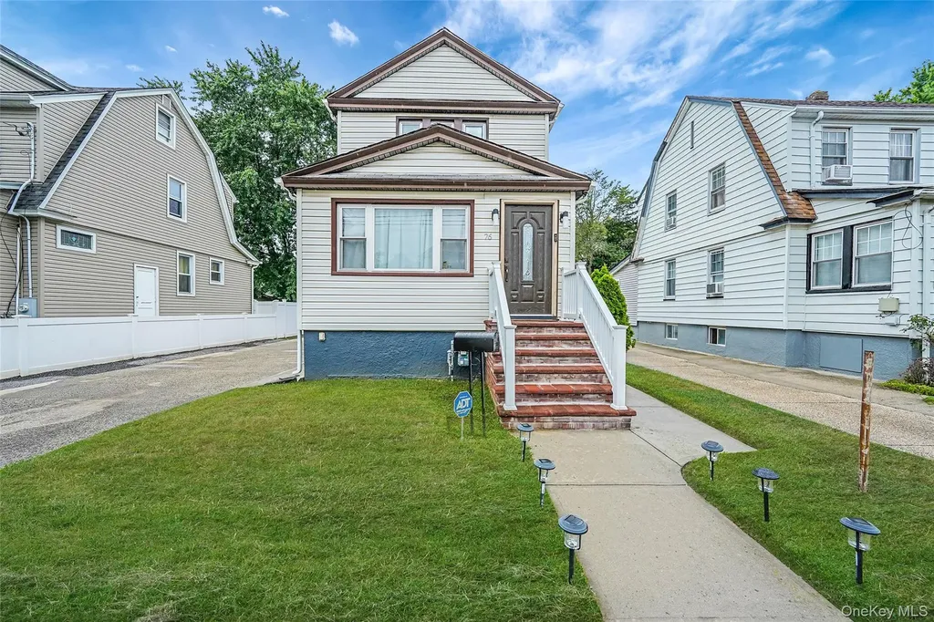 76 Cambridge Street Valley Stream NY 11581