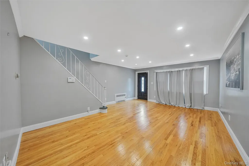 76 Cambridge Street Valley Stream NY 11581