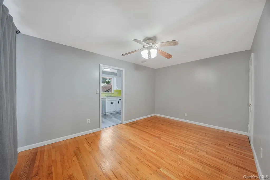 76 Cambridge Street Valley Stream NY 11581