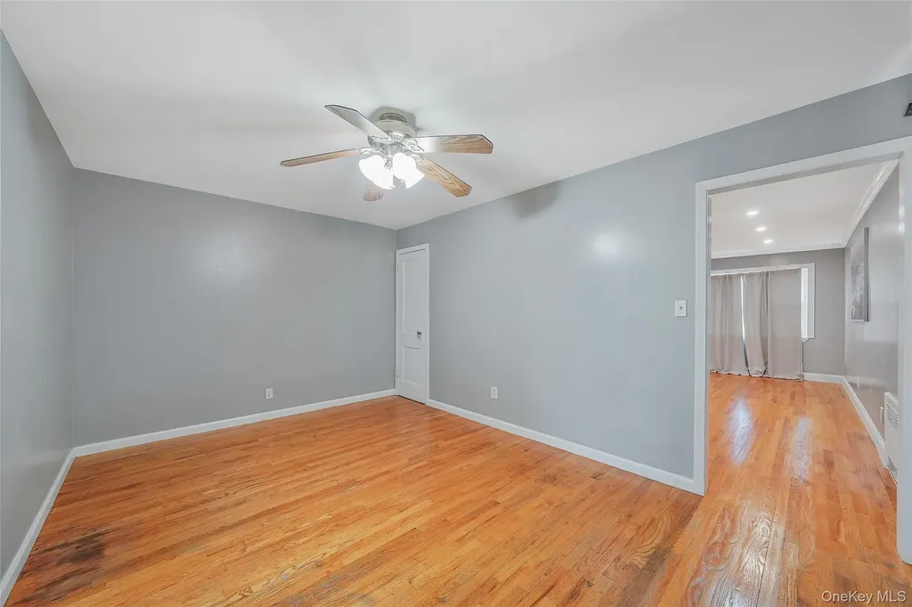 76 Cambridge Street Valley Stream NY 11581