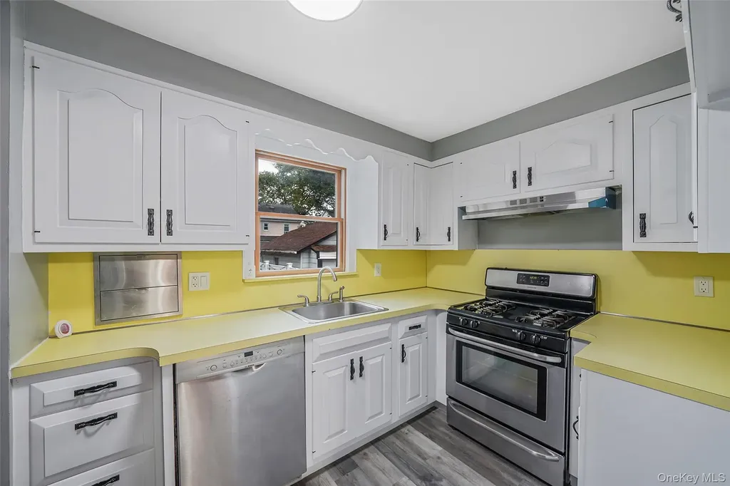 76 Cambridge Street Valley Stream NY 11581