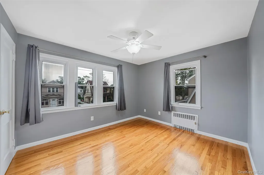 76 Cambridge Street Valley Stream NY 11581
