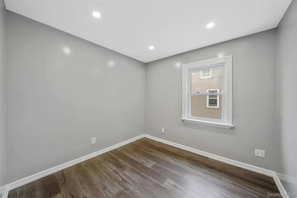 76 Cambridge Street Valley Stream NY 11581