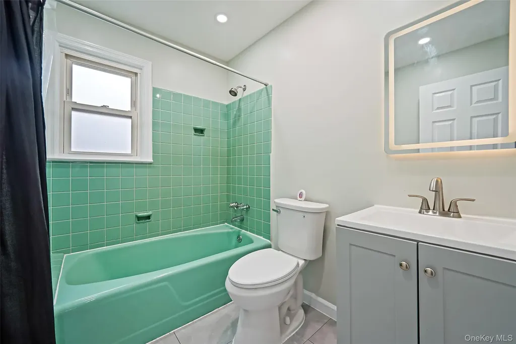 76 Cambridge Street Valley Stream NY 11581