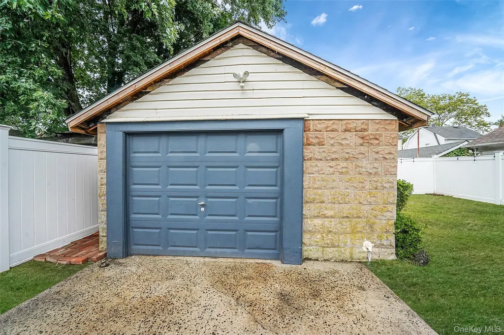 76 Cambridge Street Valley Stream NY 11581