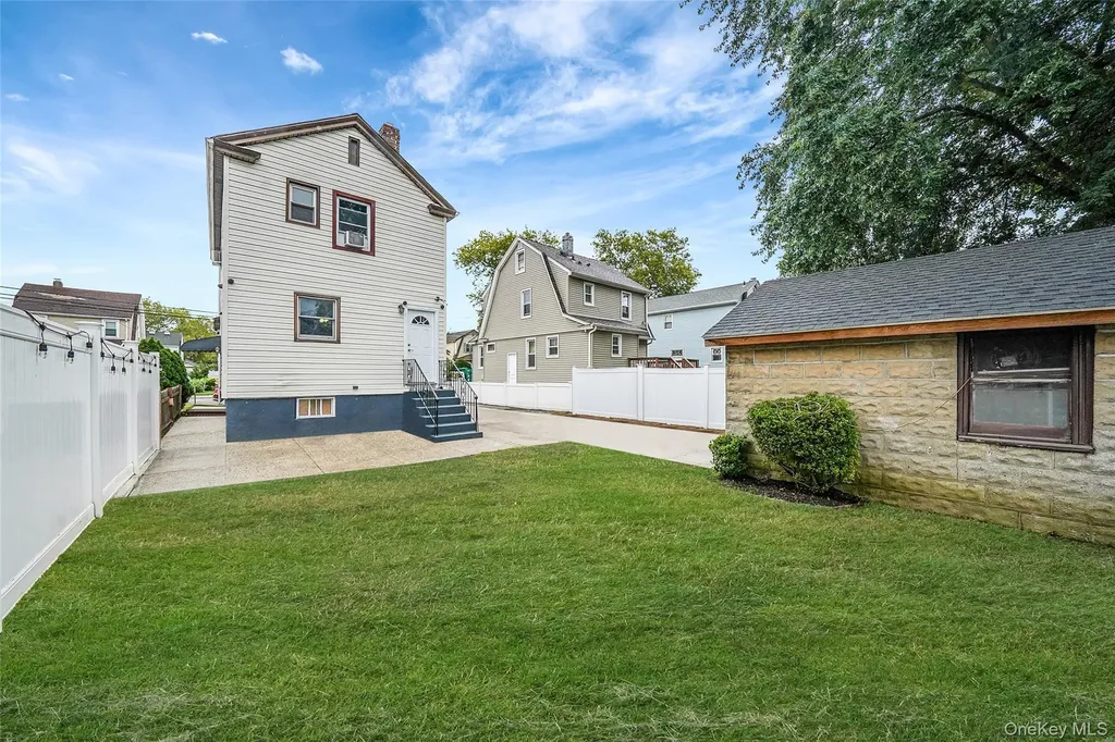 76 Cambridge Street Valley Stream NY 11581