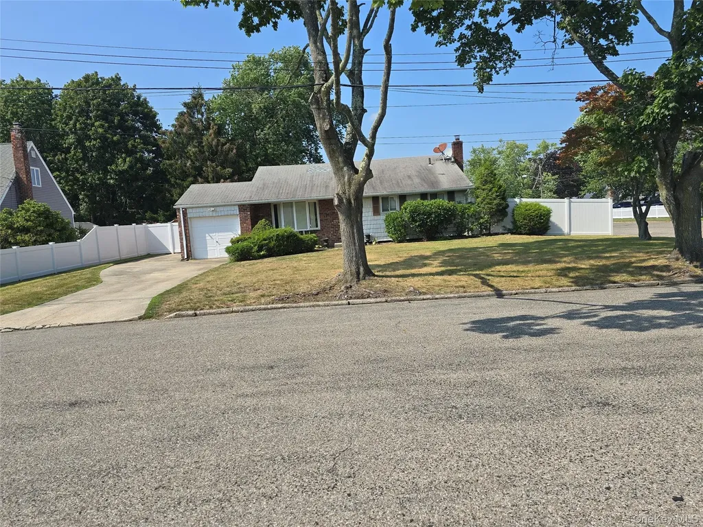 41 Peach Place Bay Shore NY 11706