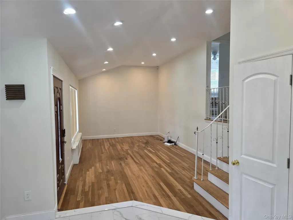 41 Peach Place Bay Shore NY 11706