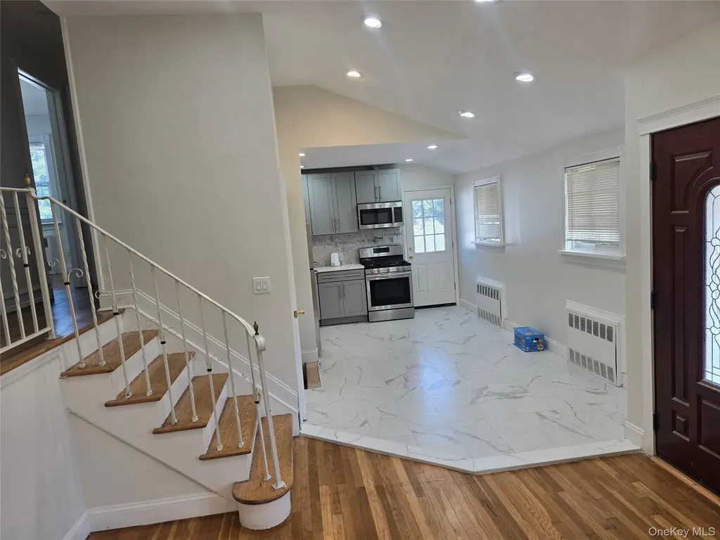 41 Peach Place Bay Shore NY 11706