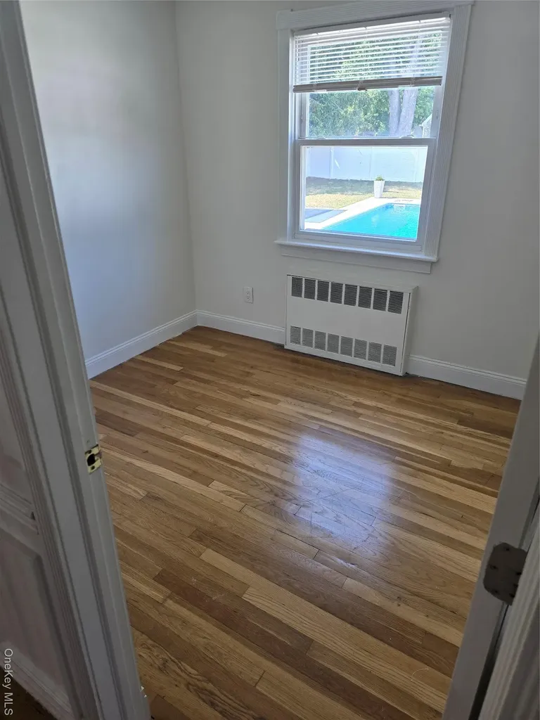 41 Peach Place Bay Shore NY 11706