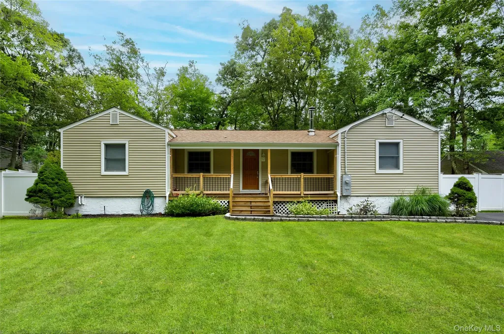 238 Locust Drive Rocky Point NY 11778