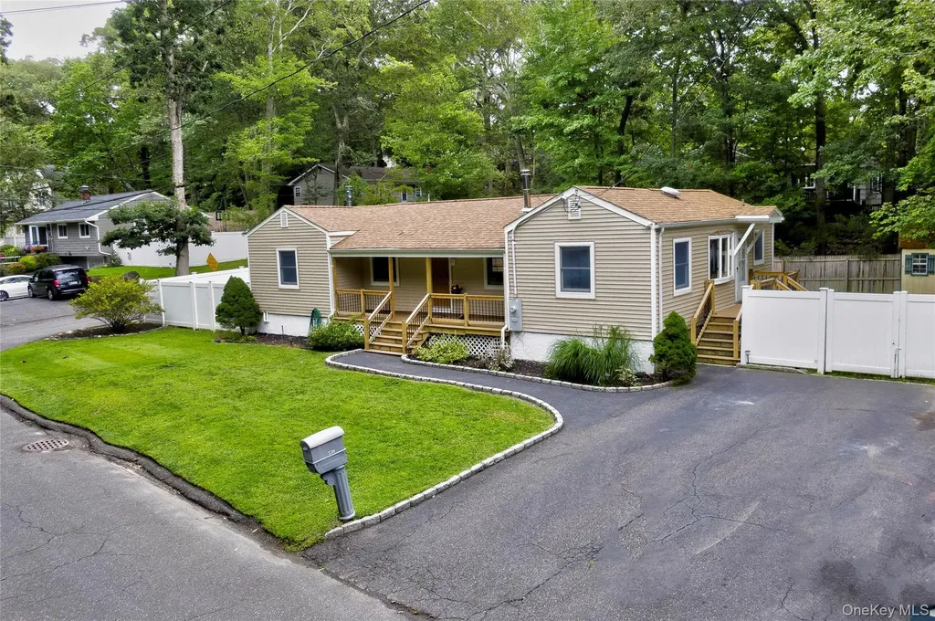 238 Locust Drive Rocky Point NY 11778