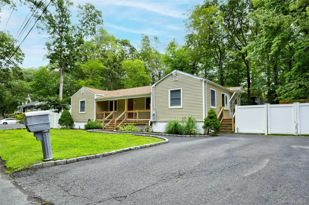 238 Locust Drive Rocky Point NY 11778