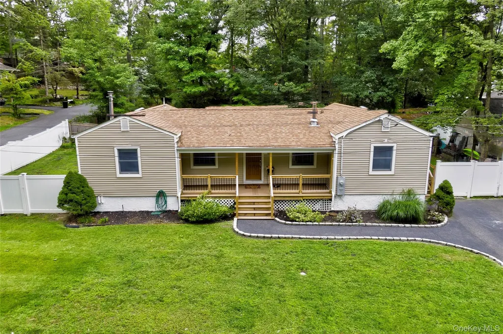 238 Locust Drive Rocky Point NY 11778