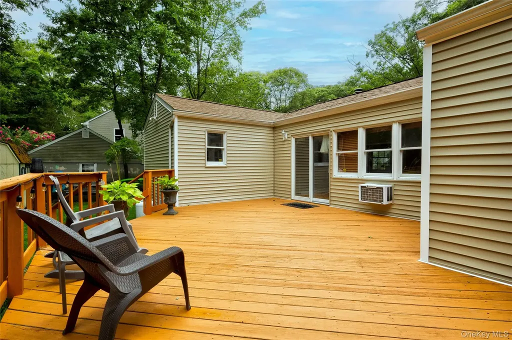 238 Locust Drive Rocky Point NY 11778