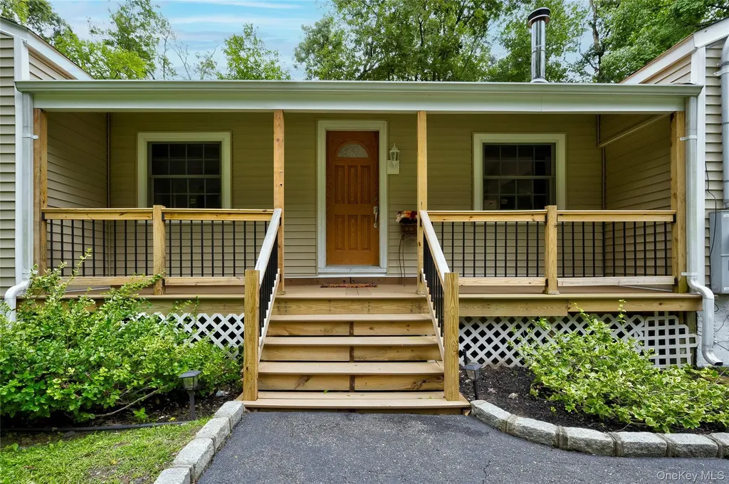 238 Locust Drive Rocky Point NY 11778