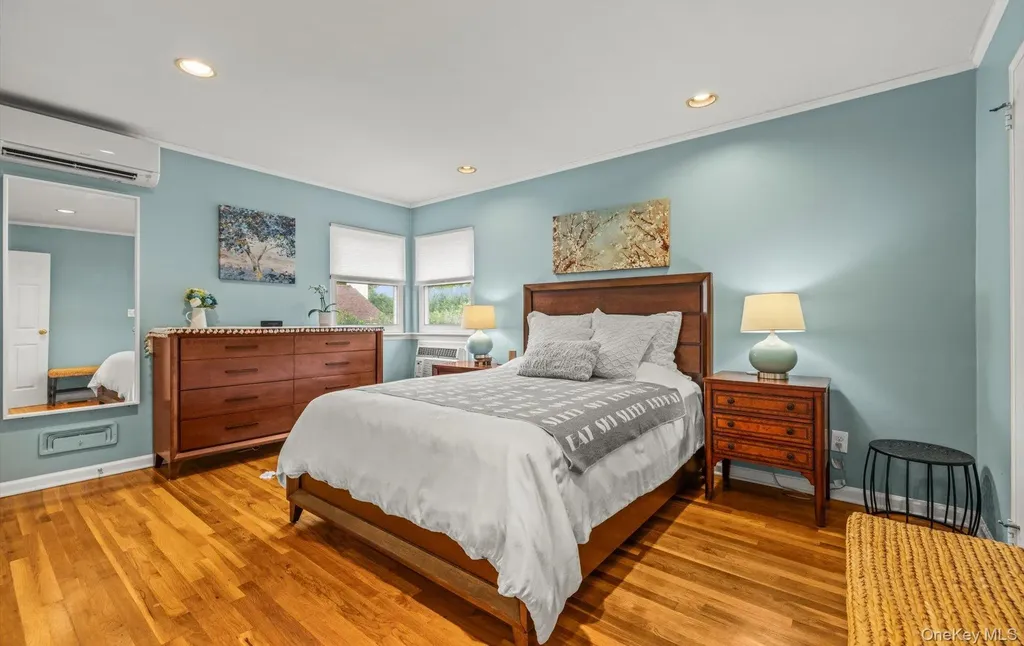 11 Dartmouth Drive Plainview NY 11803