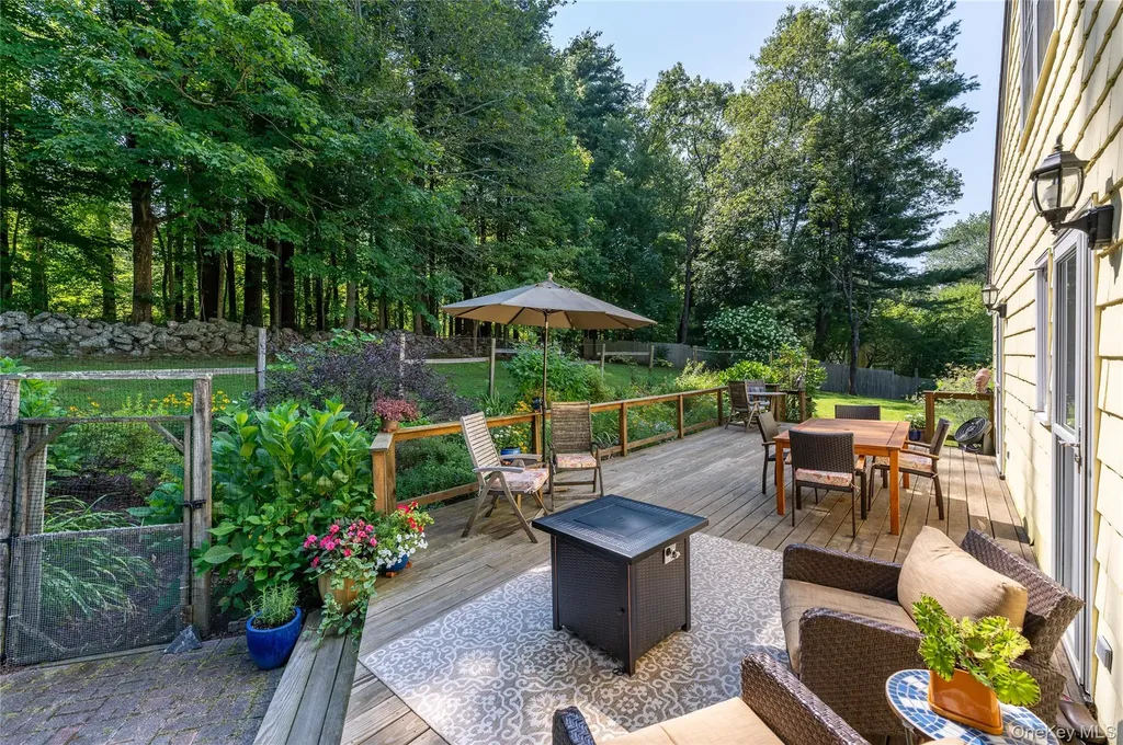 10 Mark Mead Road Cross River NY 10518