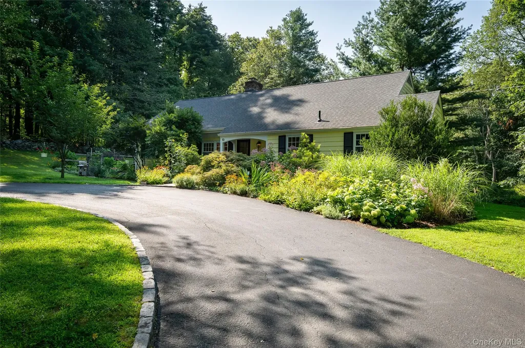 10 Mark Mead Road Cross River NY 10518