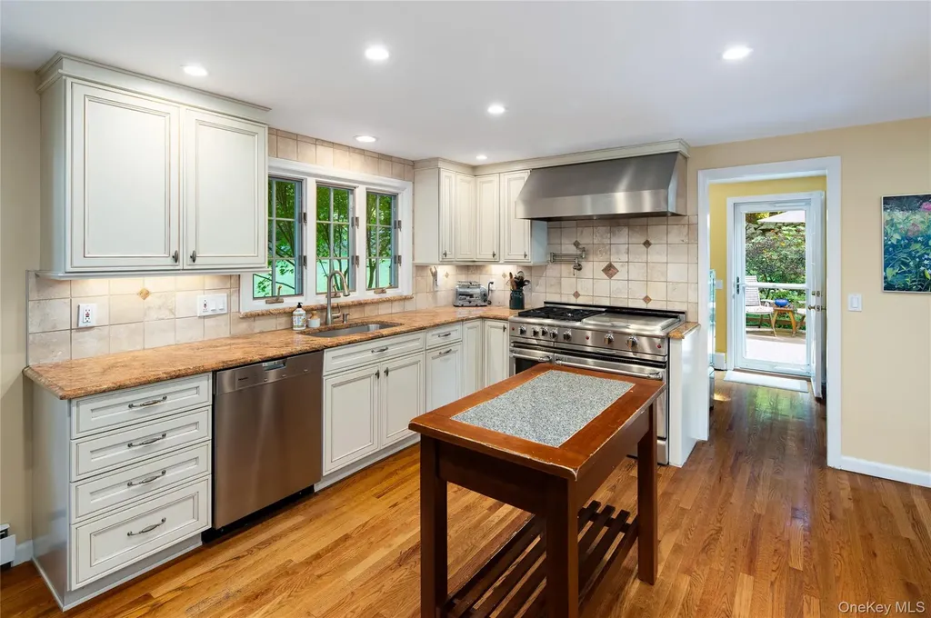 10 Mark Mead Road Cross River NY 10518