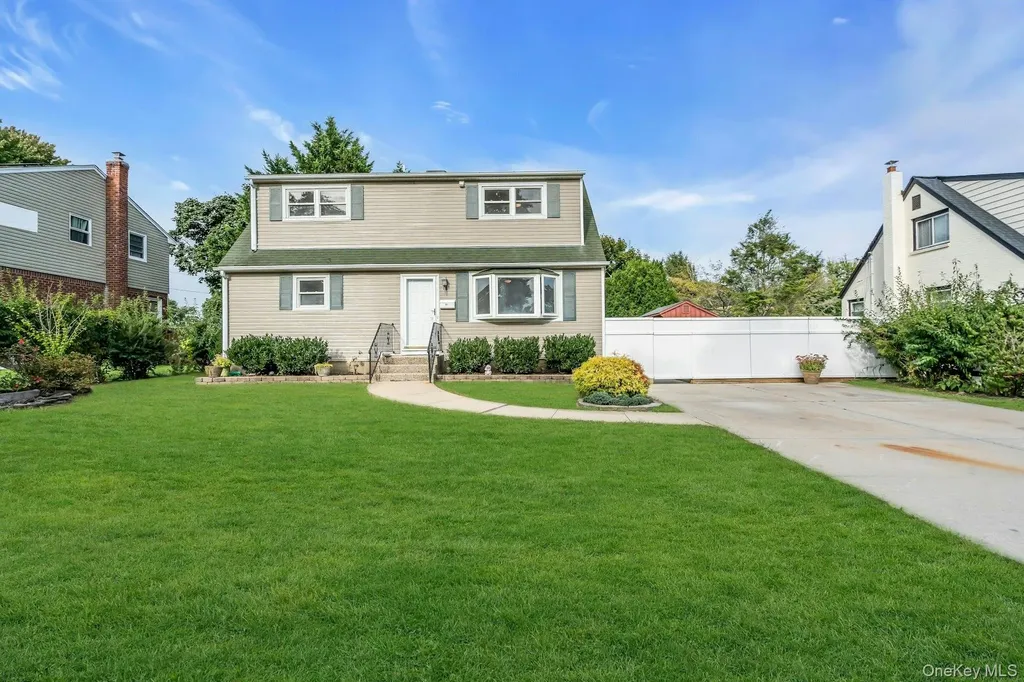 51 Arbor Lane Centereach NY 11720