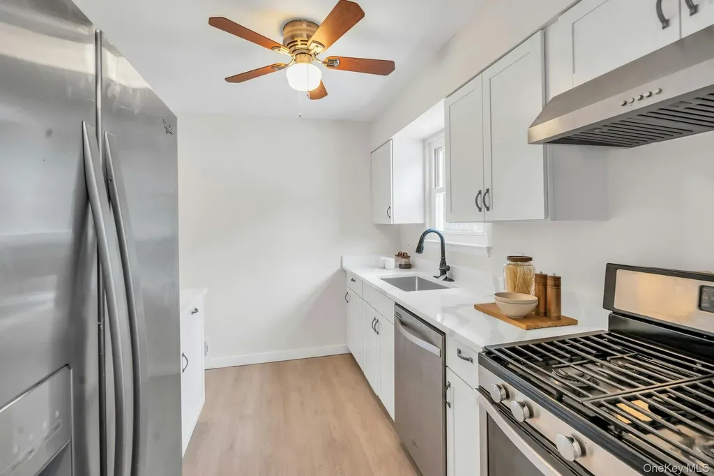 51 Arbor Lane Centereach NY 11720