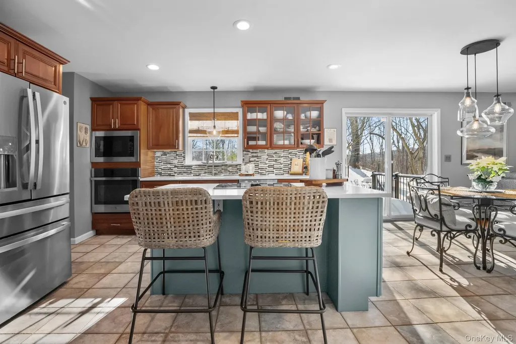6 Ridge Circle Mahopac NY 10541