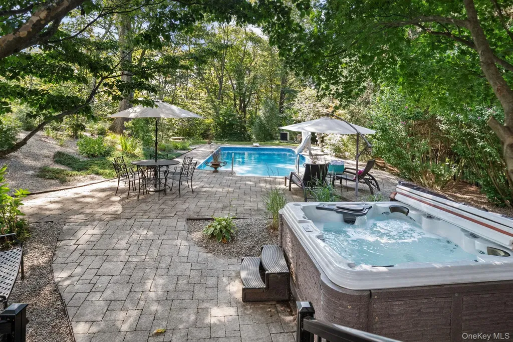 6 Ridge Circle Mahopac NY 10541
