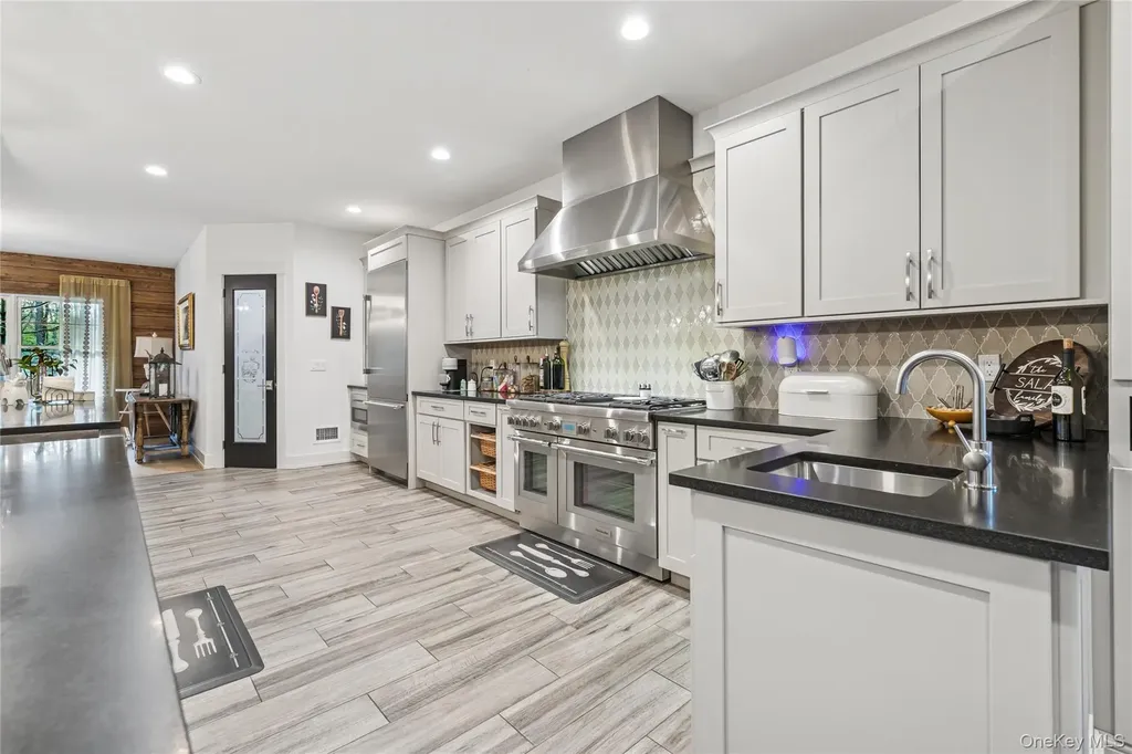 20 Jonah Road Miller Place NY 11764