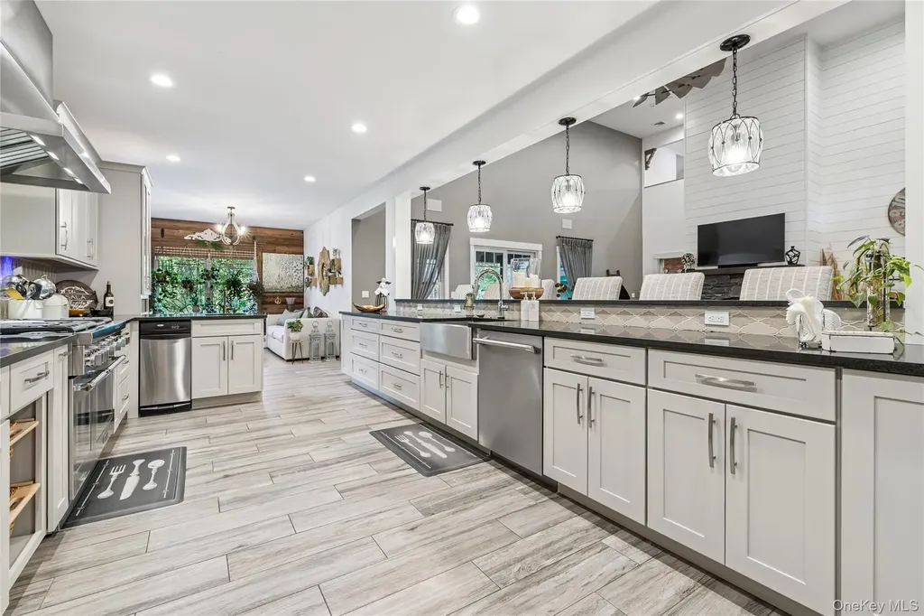 20 Jonah Road Miller Place NY 11764
