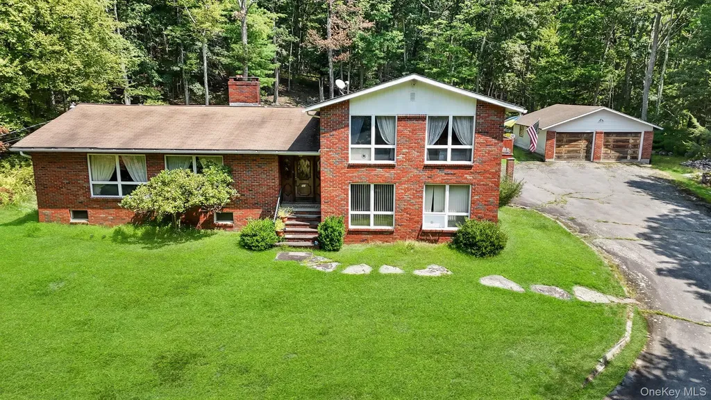 57 Hunczak Boulevard Glen Spey NY 12737
