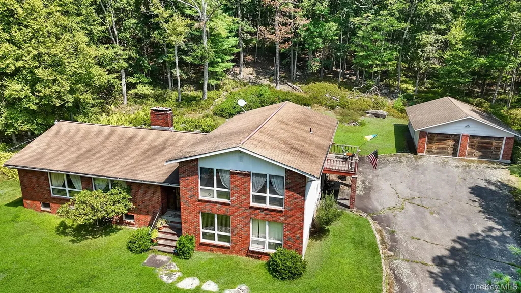 57 Hunczak Boulevard Glen Spey NY 12737