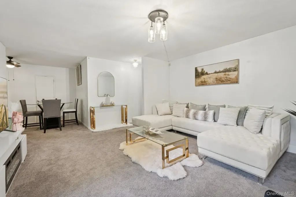 5 Oakdale Manor Suffern NY 10901