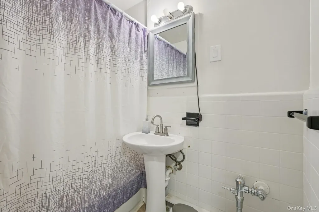 5 Oakdale Manor Suffern NY 10901