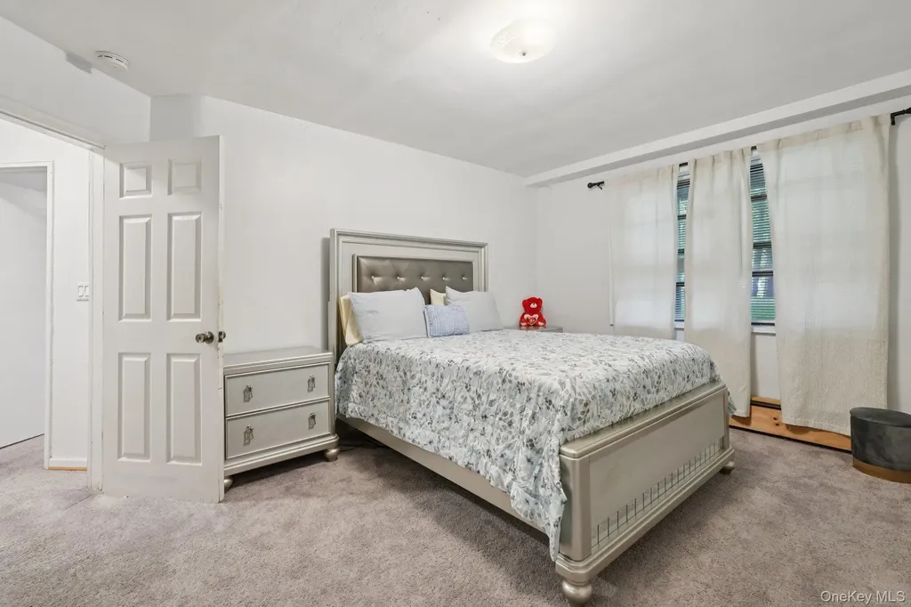 5 Oakdale Manor Suffern NY 10901