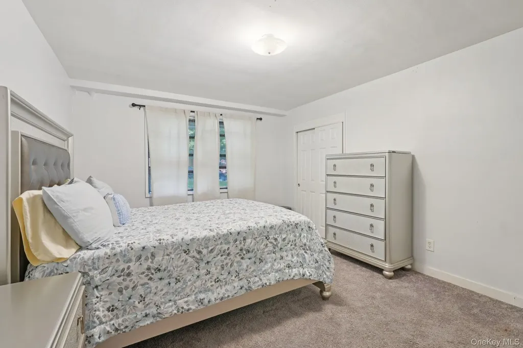 5 Oakdale Manor Suffern NY 10901
