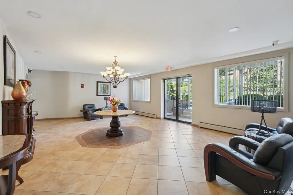 5 Oakdale Manor Suffern NY 10901