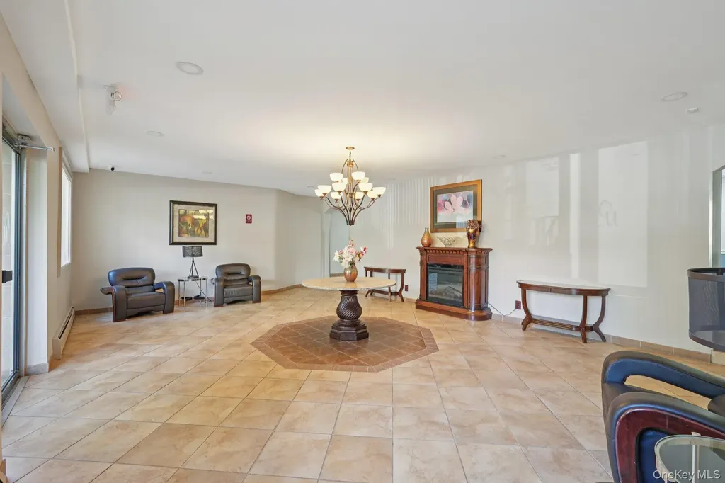 5 Oakdale Manor Suffern NY 10901
