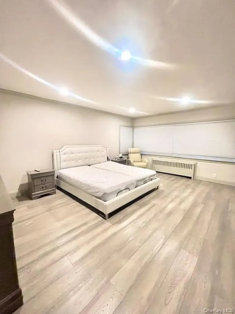 573 Fairway Drive Woodmere NY 11598